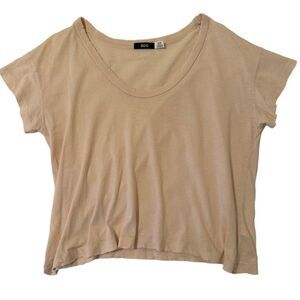 NWOT UO BDG Loose Fit Relaxed Tee with Hem Distressing Light Peach Color Size M